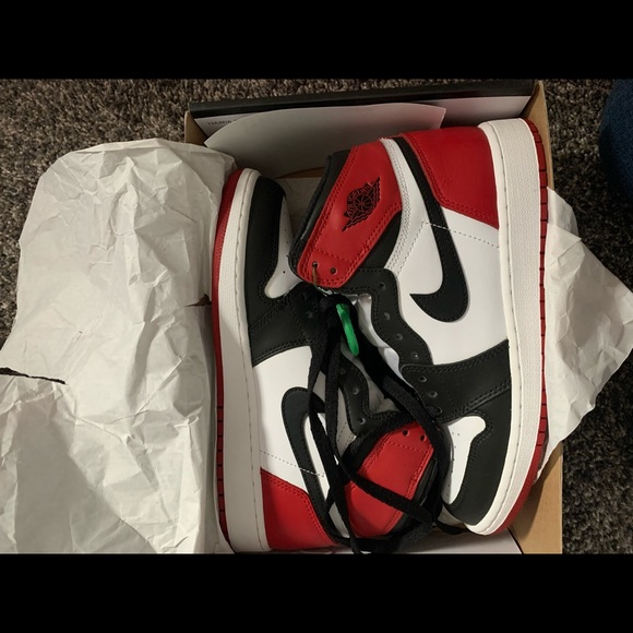Air Jordan 1 Black Toe - Picture 2 of 4